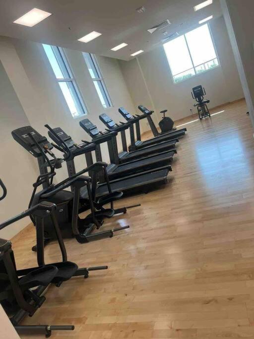 Spacious In Yas Island