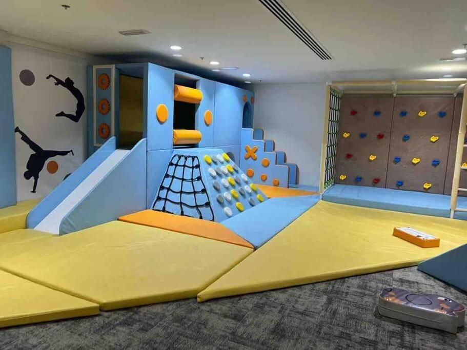 Spacious In Yas Island
